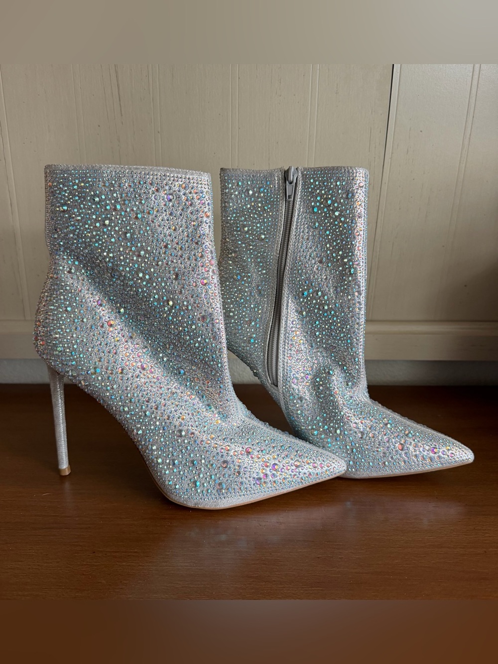 Women’s Silver Satin Rhinestone Pointed Toe Ankle Bootie Zip Party/Cocktail